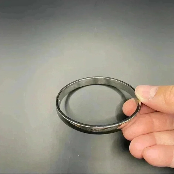 JCM Stainless Steel Multi Color Crystal Bangle Bracelet - Picture 6 of 12